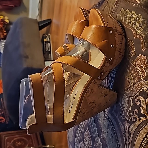 MICHAEL ANTONIO GLOBE WEDGE HEELS 8 - Picture 4 of 9